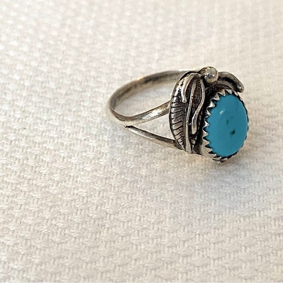Turquoise and sterling silver ring - Picture 2 of 4